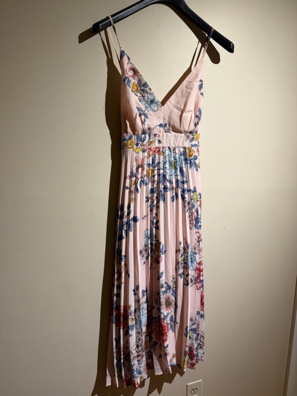 Pink Floral Maxi Dress with V-Neck - Picture 7 of 10